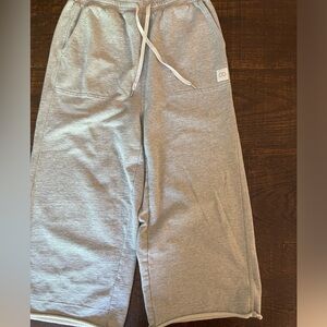 Calia by Carrie Underwood, wide leg cropped sweatpants, size Medium